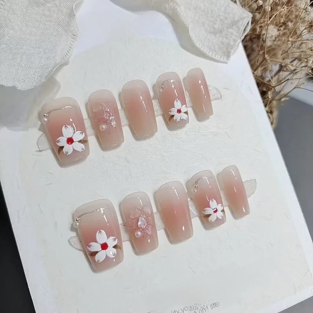 Künstliche Fingernägel Kurz Sargform Blush Pink Magnolien-Design