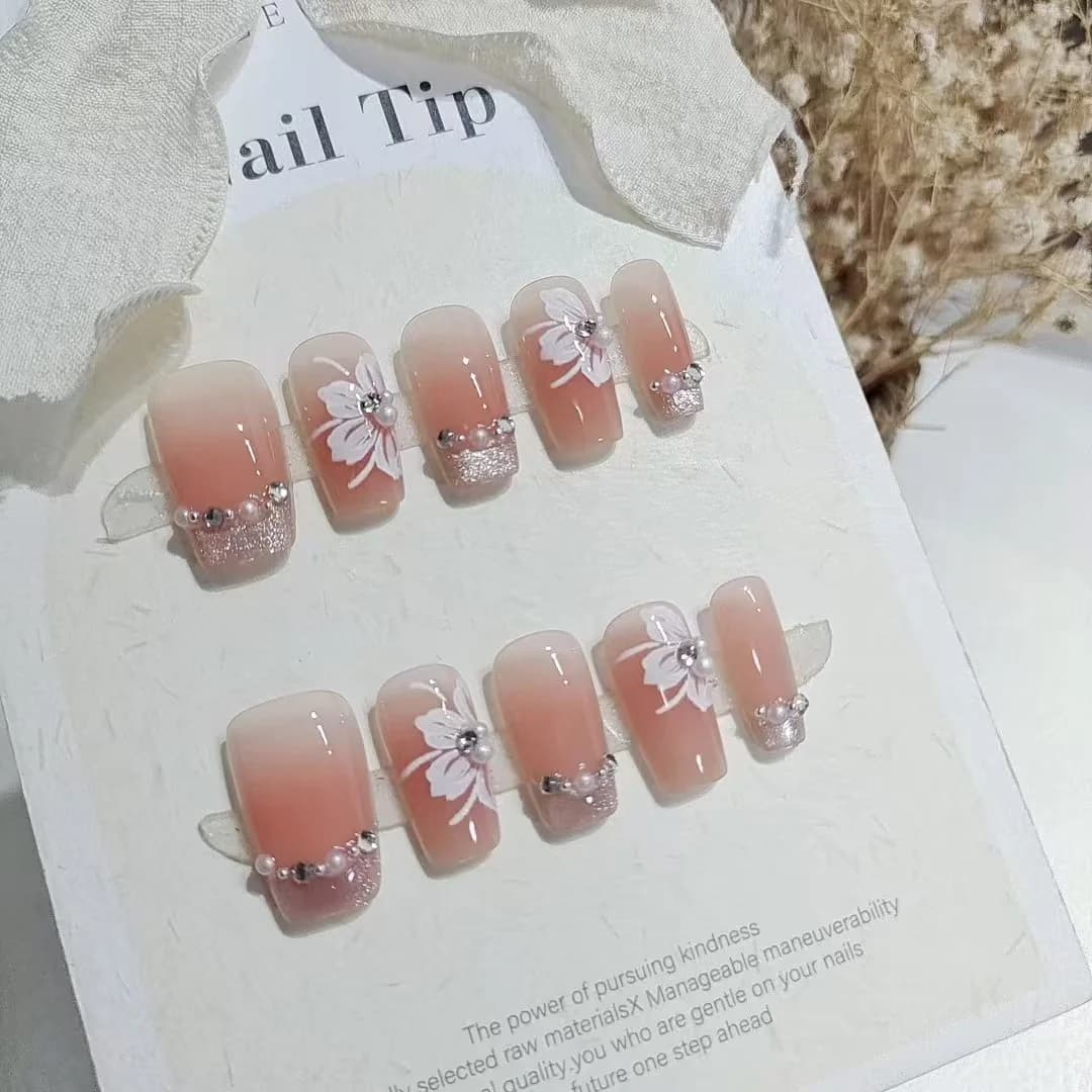 Cat-Eye Lilie Künstliche Nägel mit Perlen und Strasssteinen