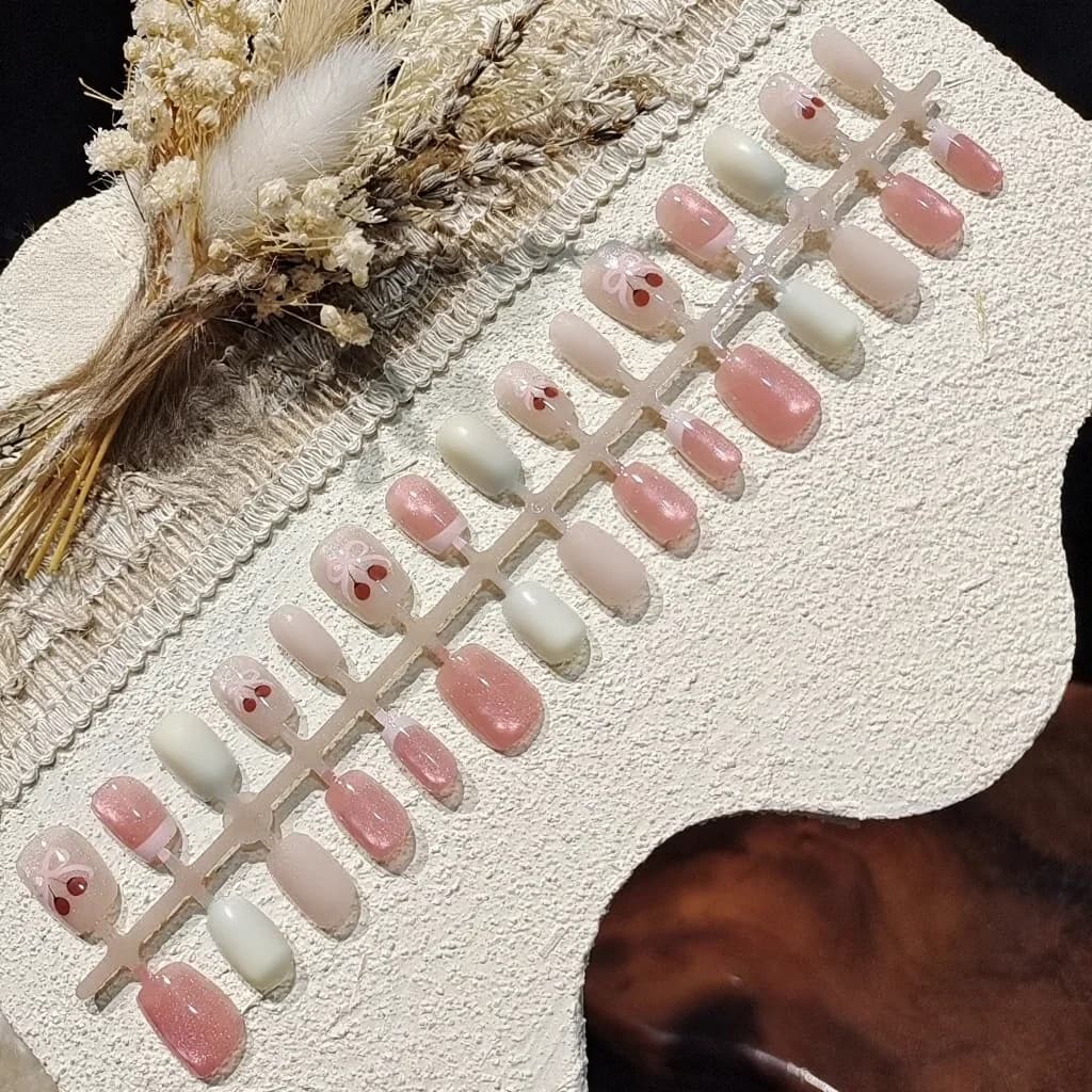 Kirsch-Katzenauge-Kunstnägel Rosa Glitzer Kurz Ballerina-Stil