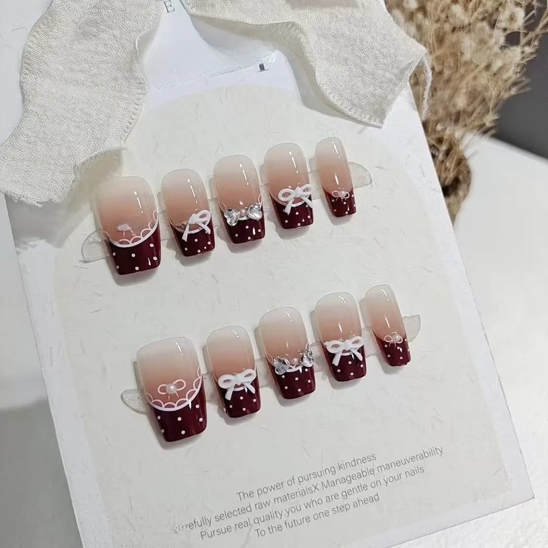 Ballettrock Press-On Nägel mit Roter Schleife, Tupfen Kurze Spitzen