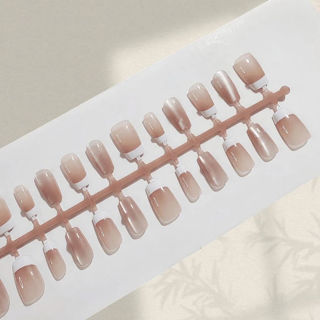 Künstliche Nägel Rosa Schleife, kurze Sargform French-Tip-Maniküre-Set