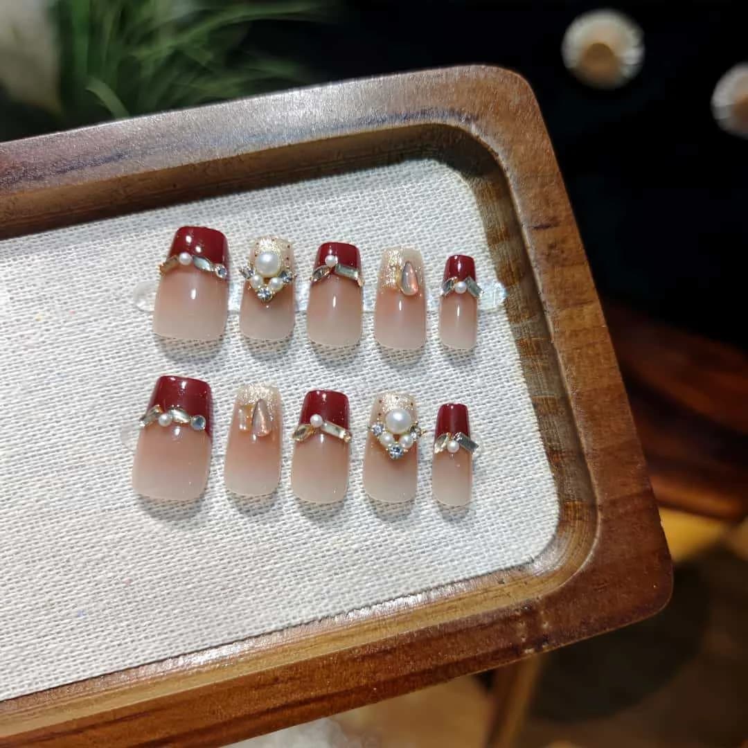 Press-On-Nägel Rot Perle Kurz Sarg French Tip Glitzer