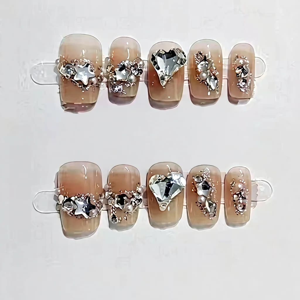 Press-On-Nails mit Herz-Strasssteinen, kurze quadratische Spitze, Glitzer-Design