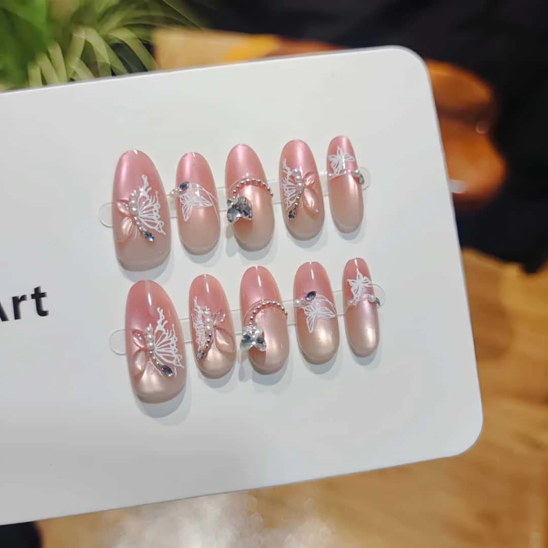 Sweet Berry Cat-Eye Press-On-Nägel mit Schleife und Strasssteinen