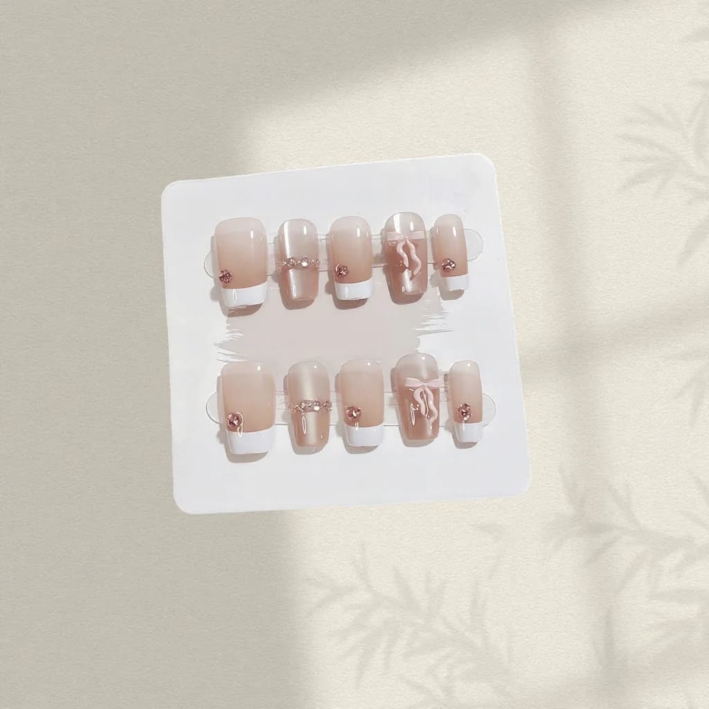 Künstliche Nägel Rosa Schleife, kurze Sargform French-Tip-Maniküre-Set