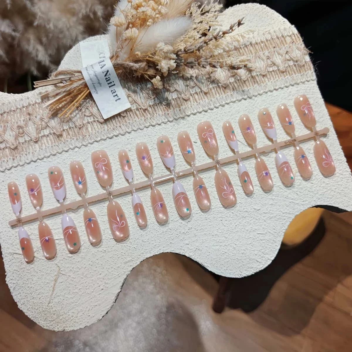 Weiche Rosa Cat Eye Klebenägel, 30 Stück, Wiederverwendbare Künstliche Nägel