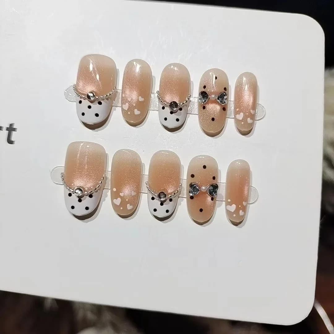 Press-on-Nägel Kurz Oval mit Punkte-Perlen-Design und Cat-Eye-Glitzer