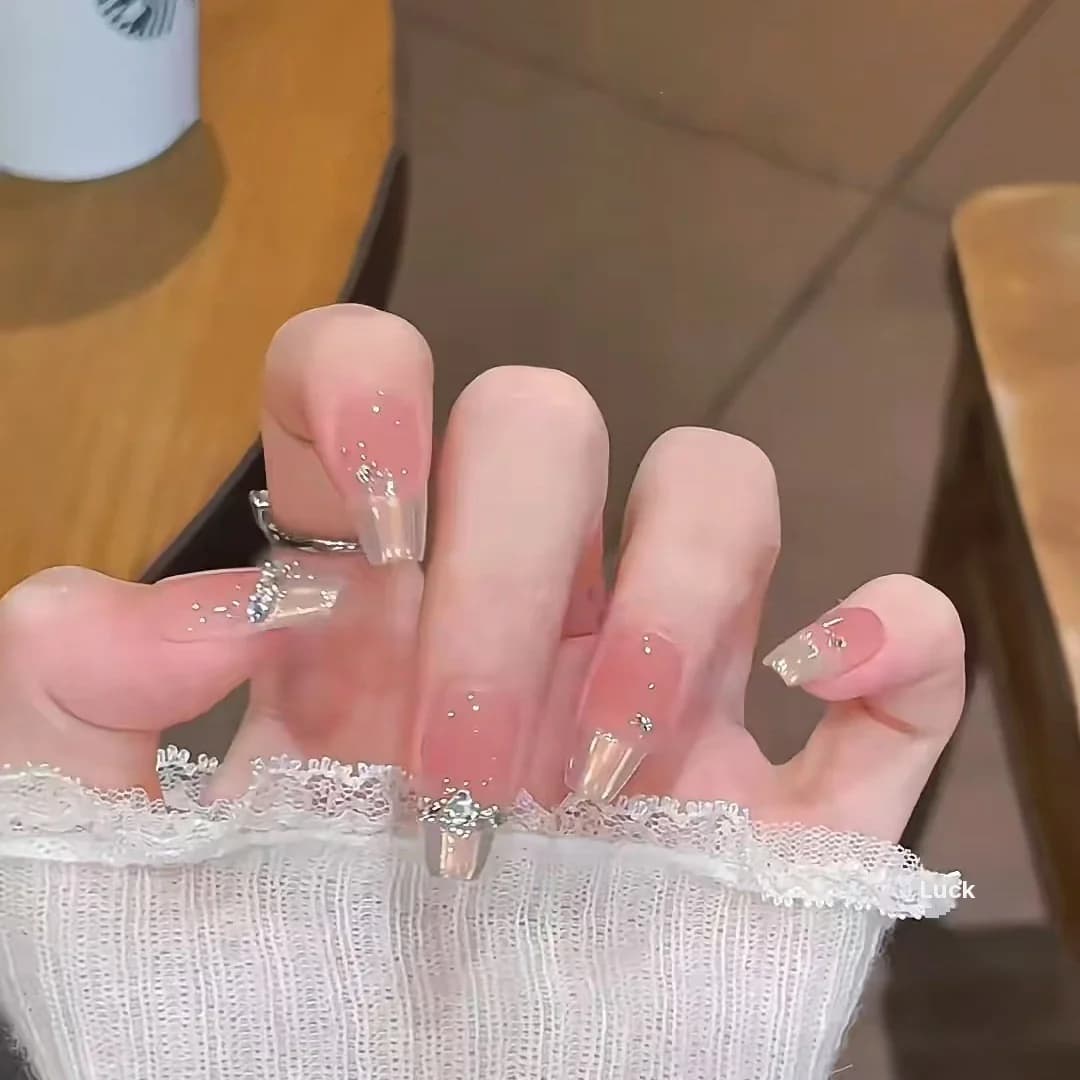 Künstliche Nägel French Tip mit Strasssteinen (10 Stück)