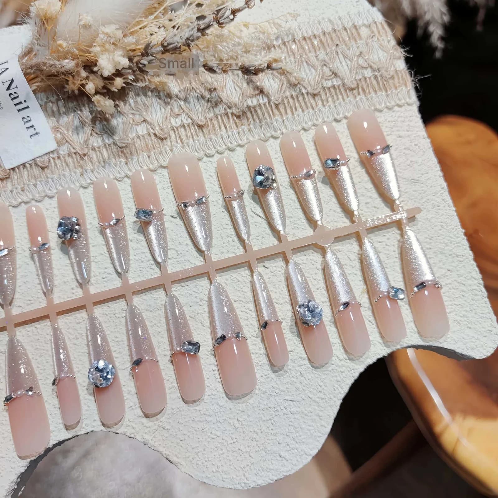 Perlglänzende Strass Cat Eye Glitzer Klebenägel Set