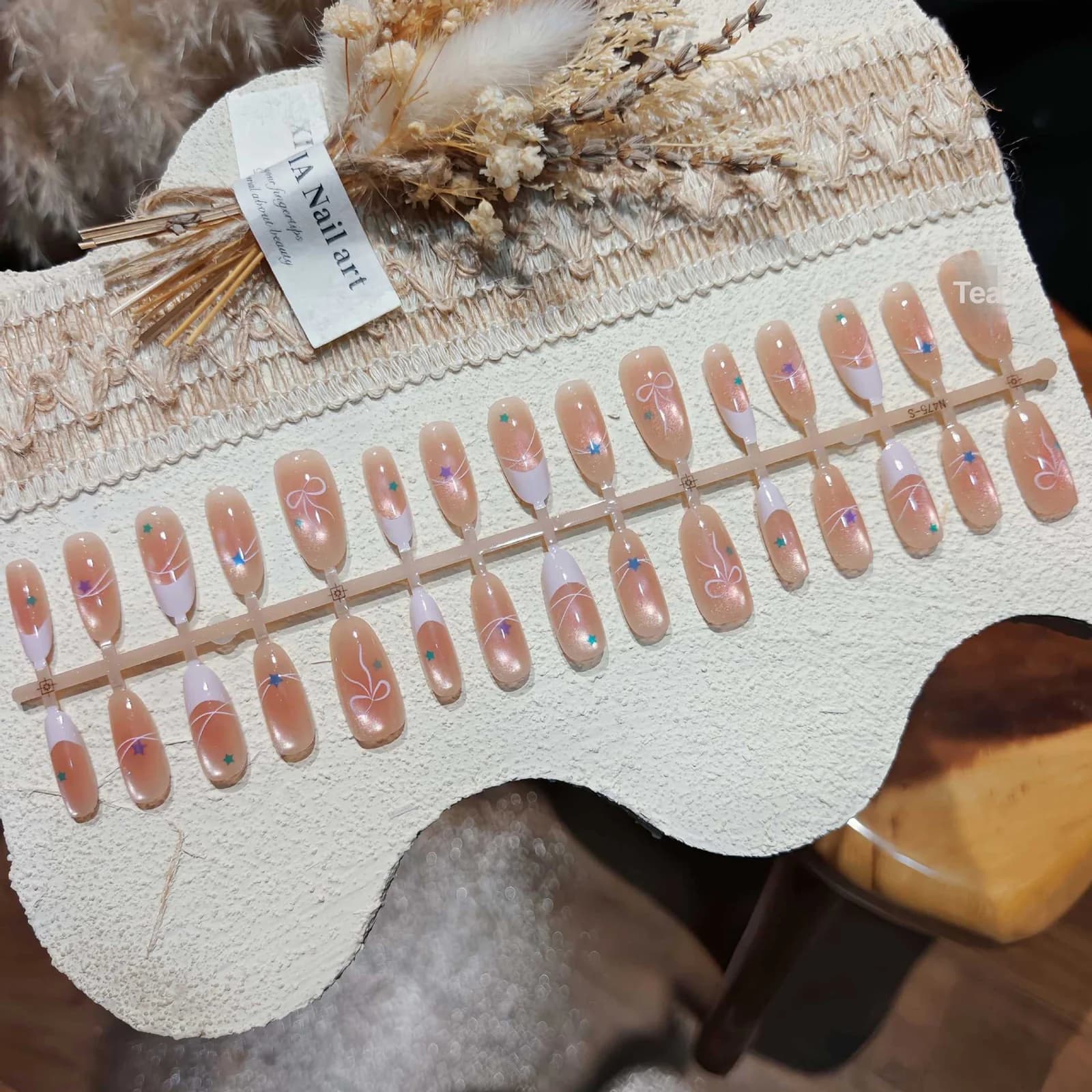 Weiche Rosa Cat Eye Klebenägel, 30 Stück, Wiederverwendbare Künstliche Nägel