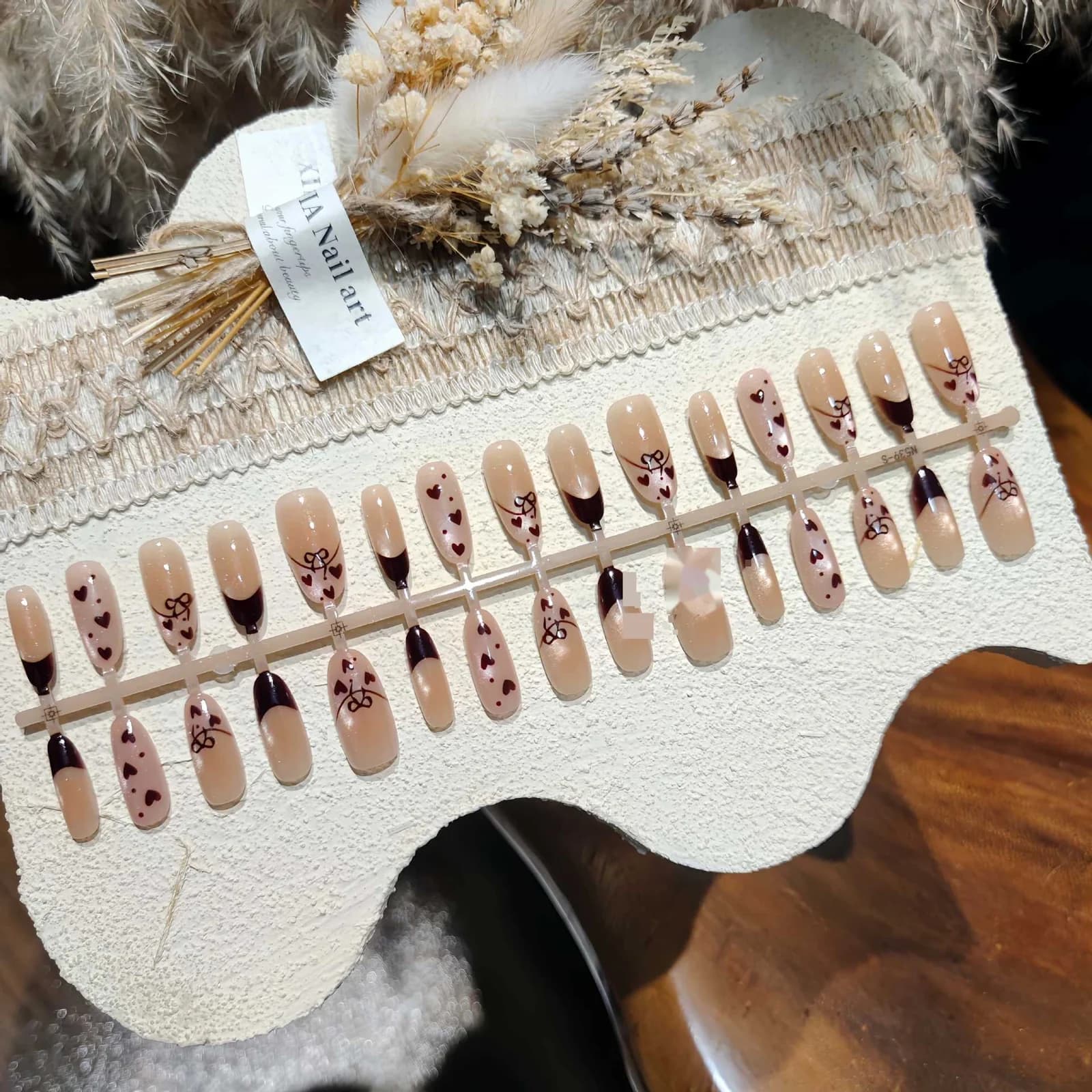 Karamellfarbene Schmetterlings-Cat-Eye-Kunstnägel, mittel, oval, 30 Stk.