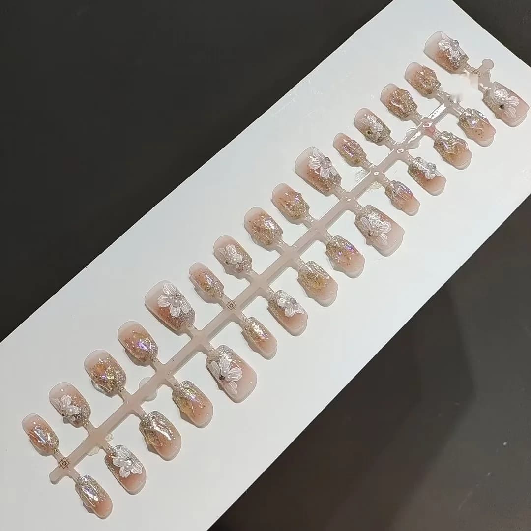 Künstliche Nägel mit Perlen und Strasssteinen, Kurz Quadratisch Blumenmuster