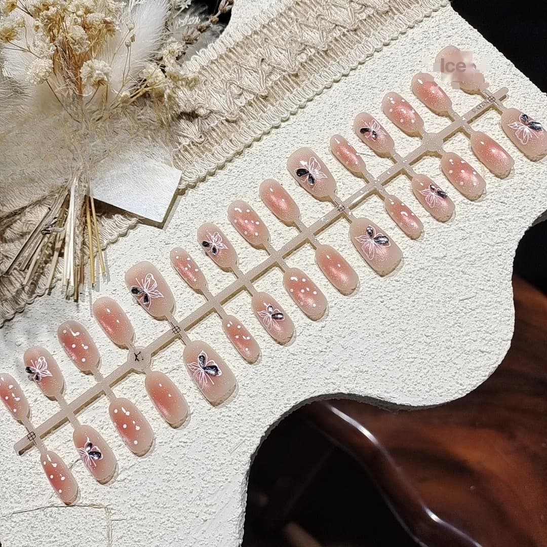 Cat-Eye Press-On-Nägel mit Glasperlen und Strasssteinen