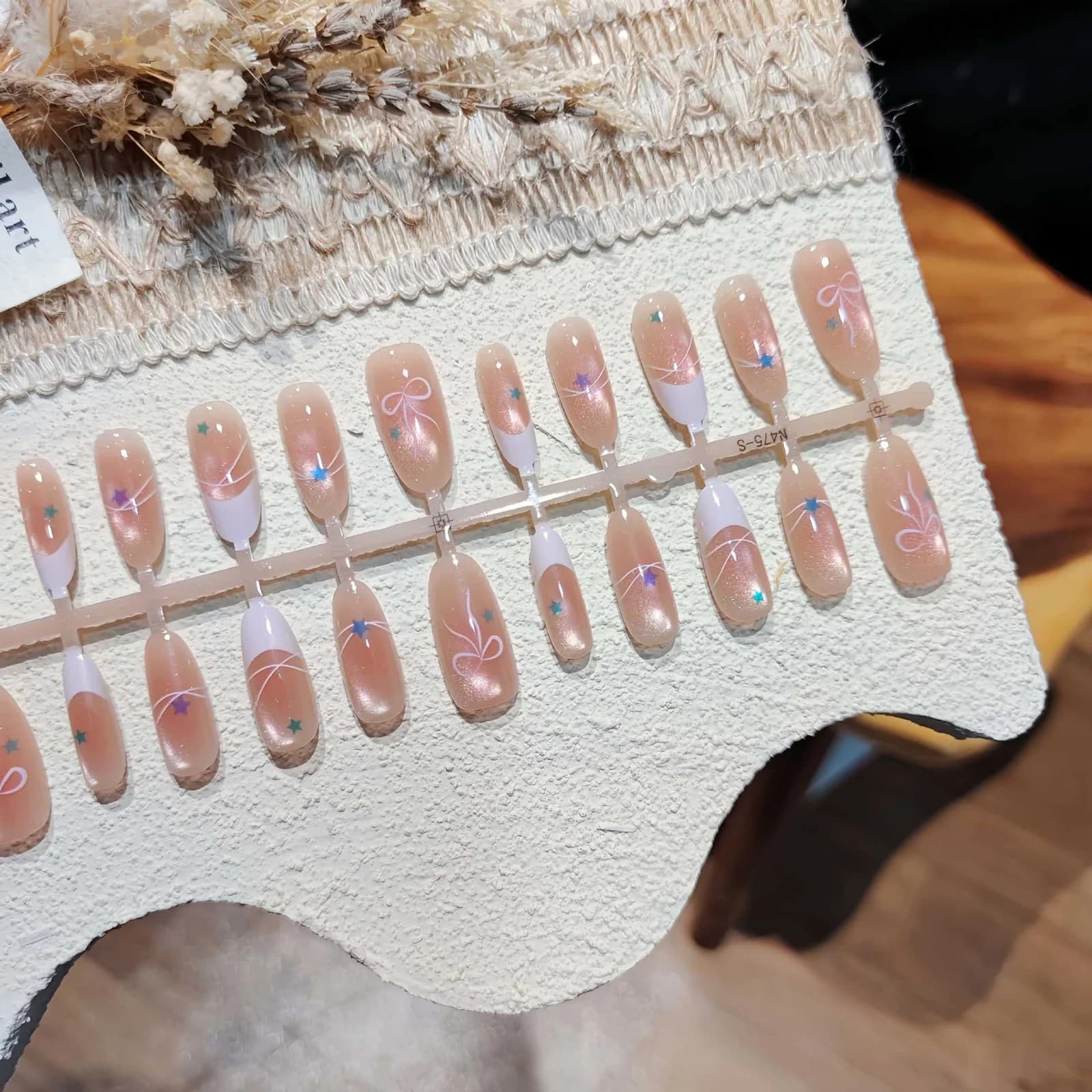 Weiche Rosa Cat Eye Klebenägel, 30 Stück, Wiederverwendbare Künstliche Nägel