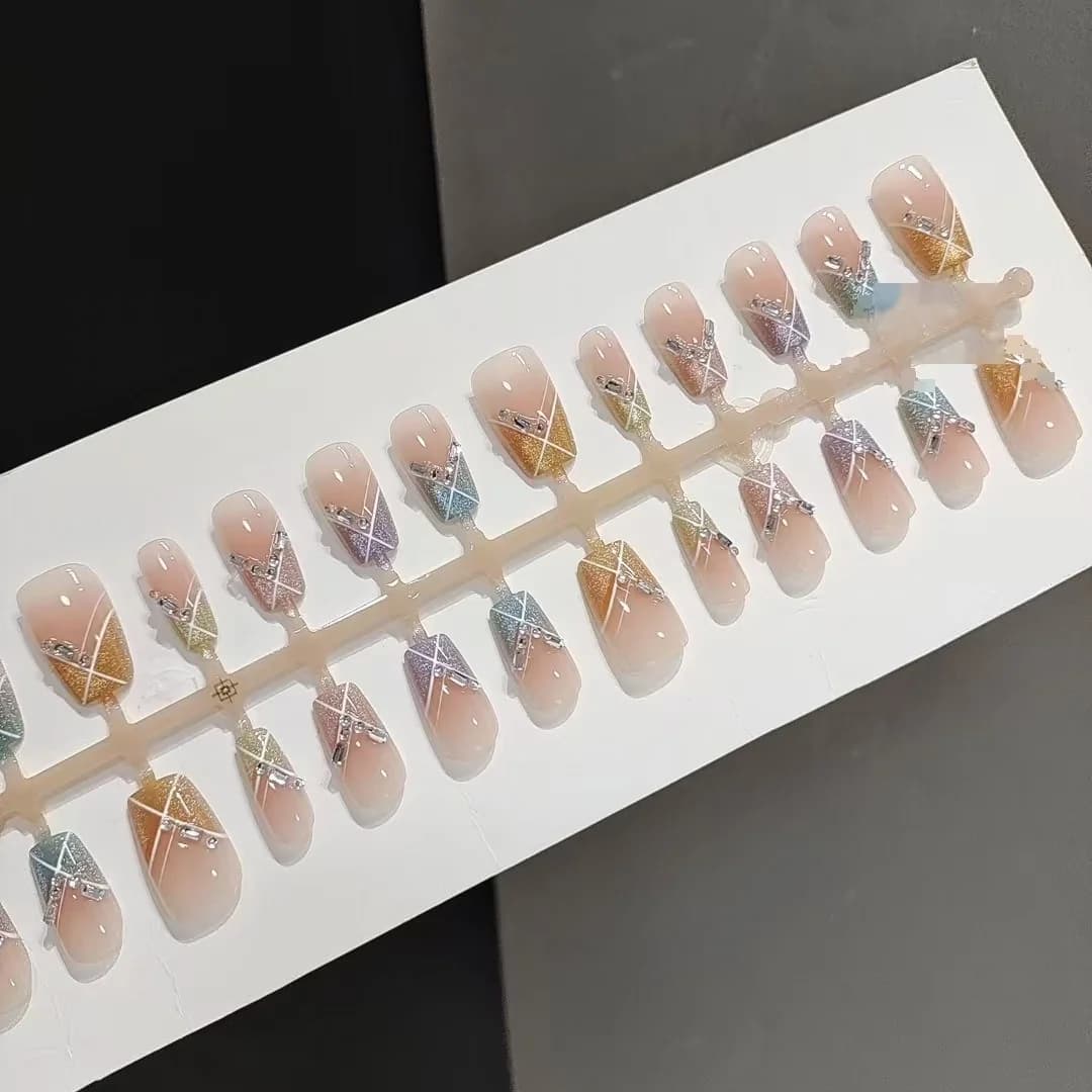 Candy Party Künstliche Nägel, kurz quadratisch, Regenbogen-Katzenauge mit Strass