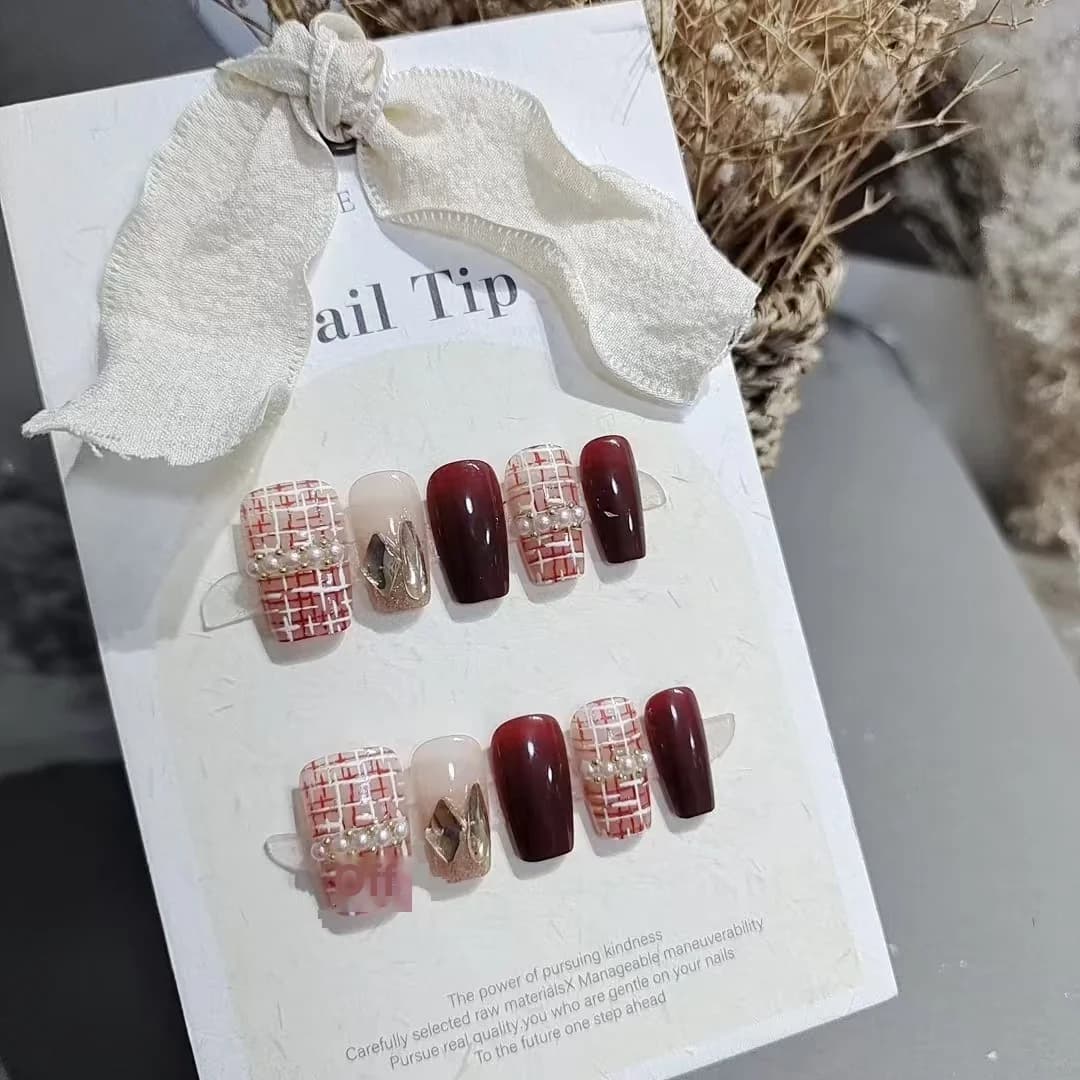Rote Tweed-Kunstnägel mit Perlen Kurz Quadratisch 10 Stück