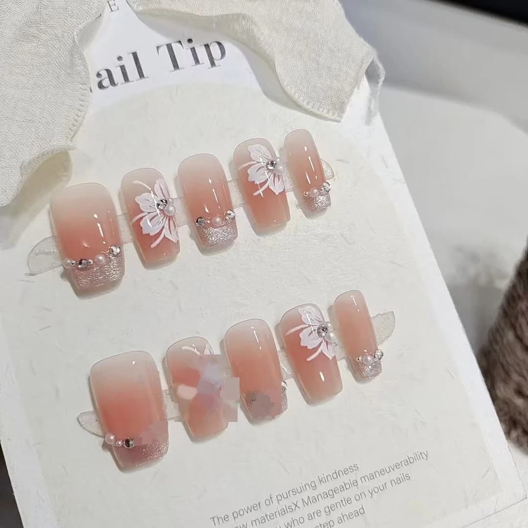 Cat-Eye Lilie Künstliche Nägel mit Perlen und Strasssteinen