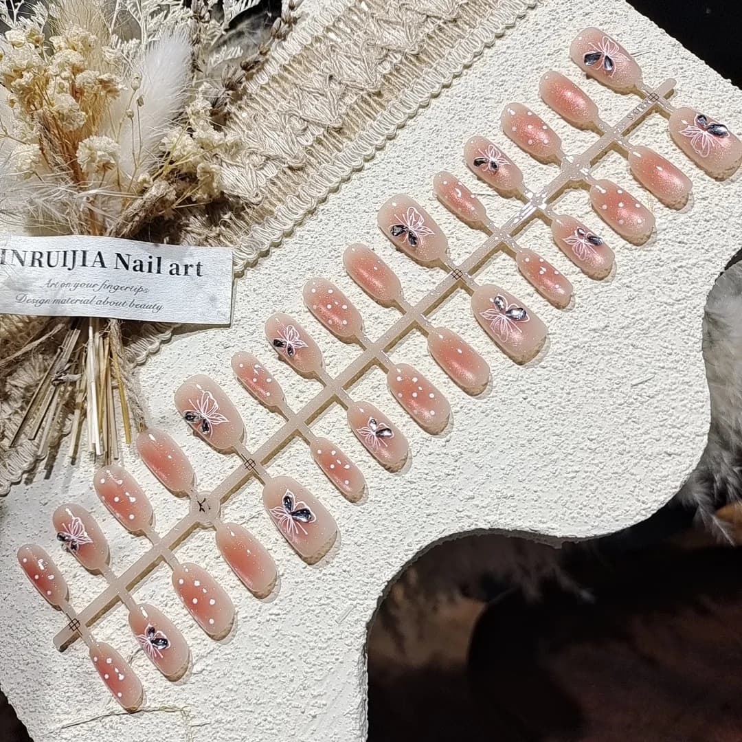 Cat-Eye Press-On-Nägel mit Glasperlen und Strasssteinen