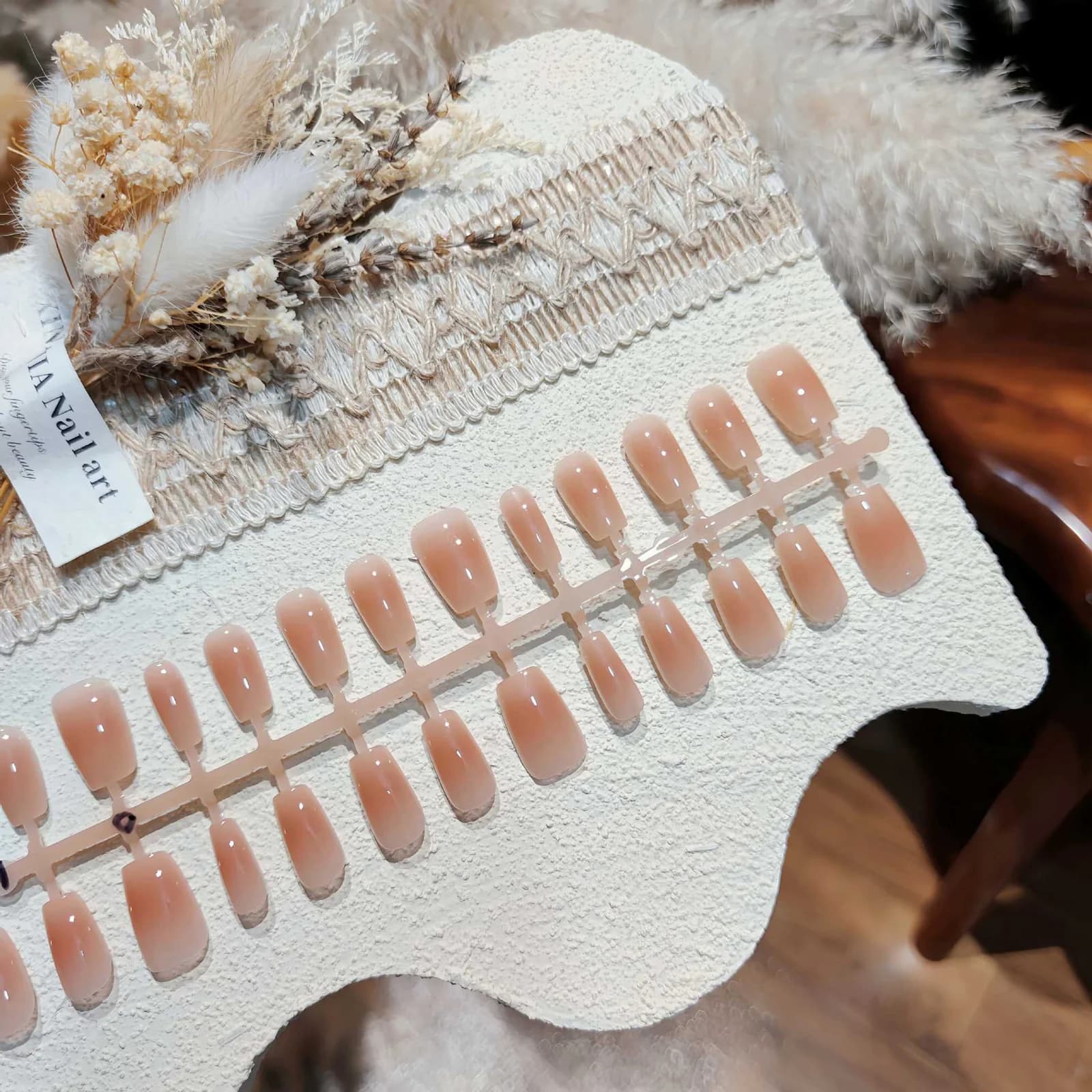 Rosige Kunstnägel kurz/mittel, Sarg- oder Ballerinaform, für jeden Tag
