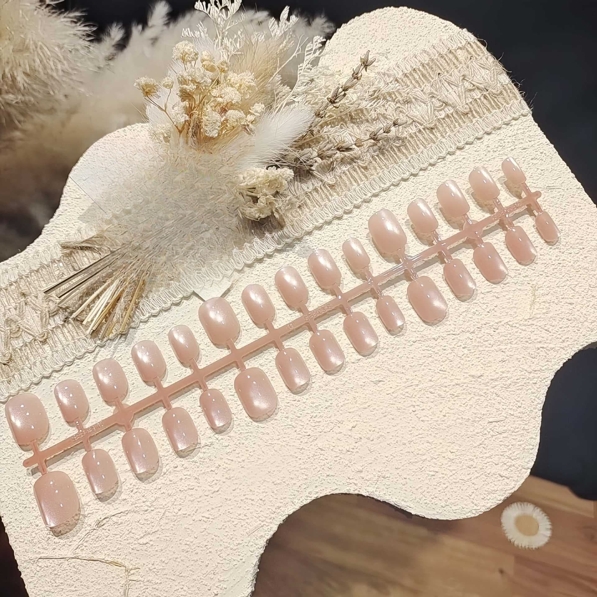 Rosa Cat-Eye Press-On-Nägel Komplettset mit Glasperlen-Effekt